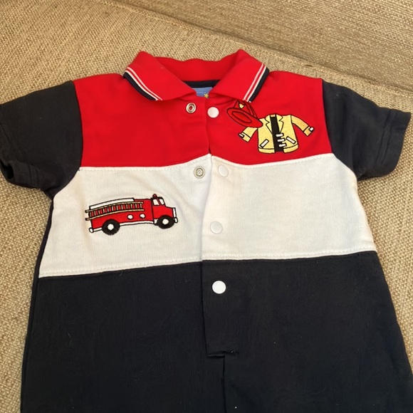 Baby fireman onesie - Picture 2 of 5